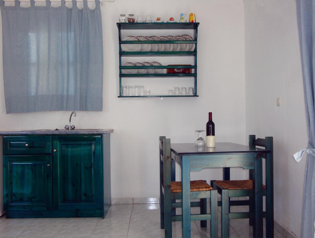 Blue & Sea Studios Apartments Drios Room photo